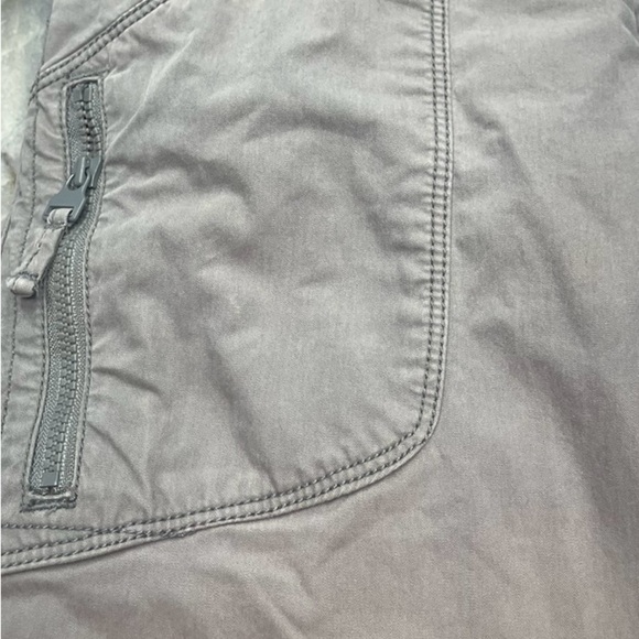 NORTH FACE Pants Womens Size 0
Chino Outdoors Pocket
Lightweight Regular Fit Tan - Picture 3 of 8